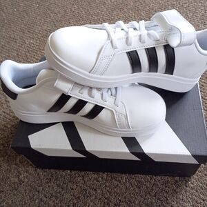 Adidas Men's White and Black Sneakers